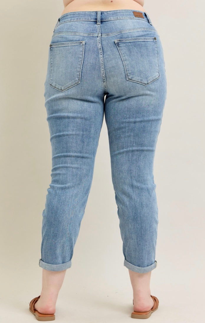 Judy Blue Mid-Rise Bleach Wash Boyfriend