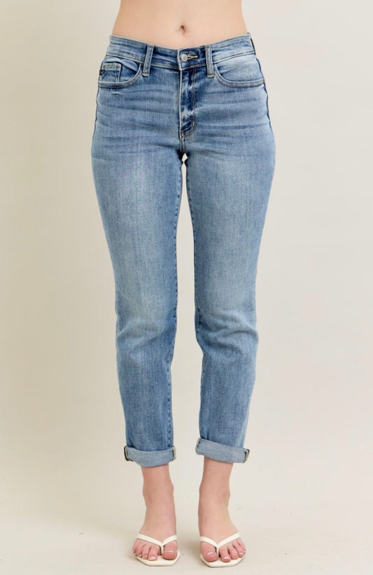 Judy Blue Mid-Rise Bleach Wash Boyfriend